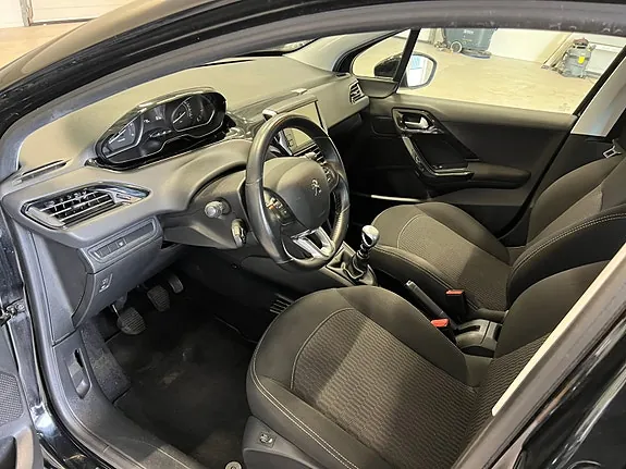 Peugeot 208 2018 photo 5