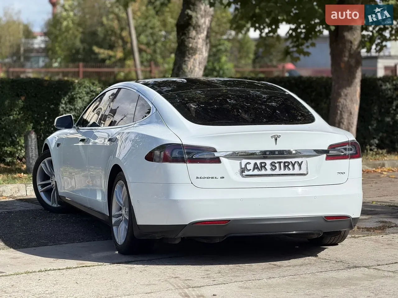 Tesla Model S 2015 photo 3