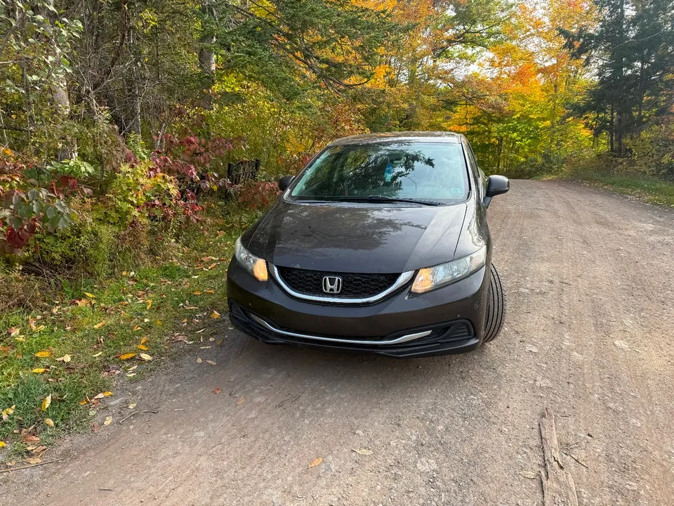Honda Civic 2013 photo 2