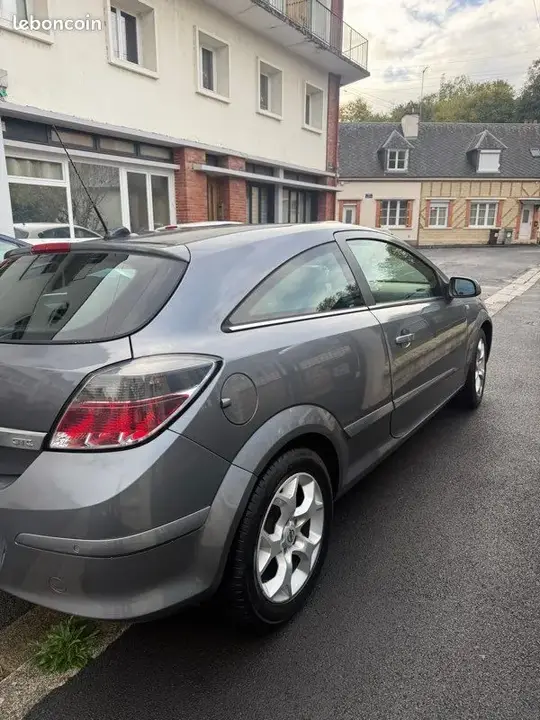 Opel Astra 2007 photo 2
