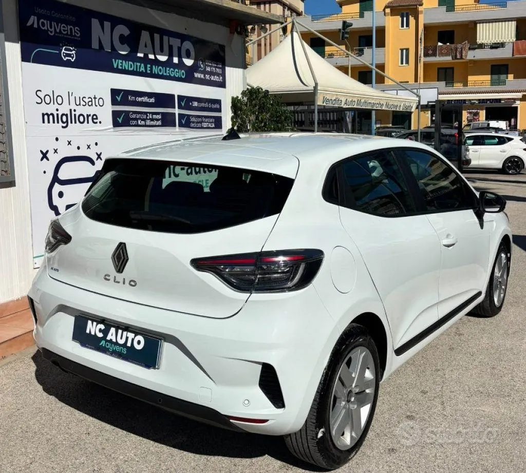 Renault Clio 2024 photo 2