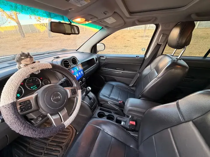 Jeep Compass 2012 photo 2