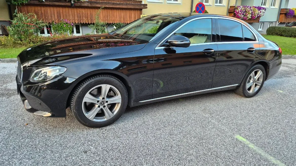Mercedes-Benz E-Class 2017 photo 2