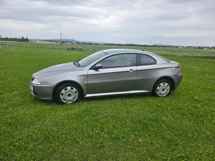 Alfa Romeo Gt 2006 photo 2