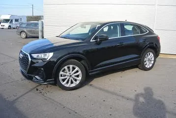 Audi Q3 2021 photo 2
