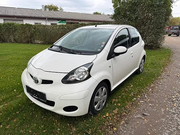 Toyota Aygo 2010 photo 2