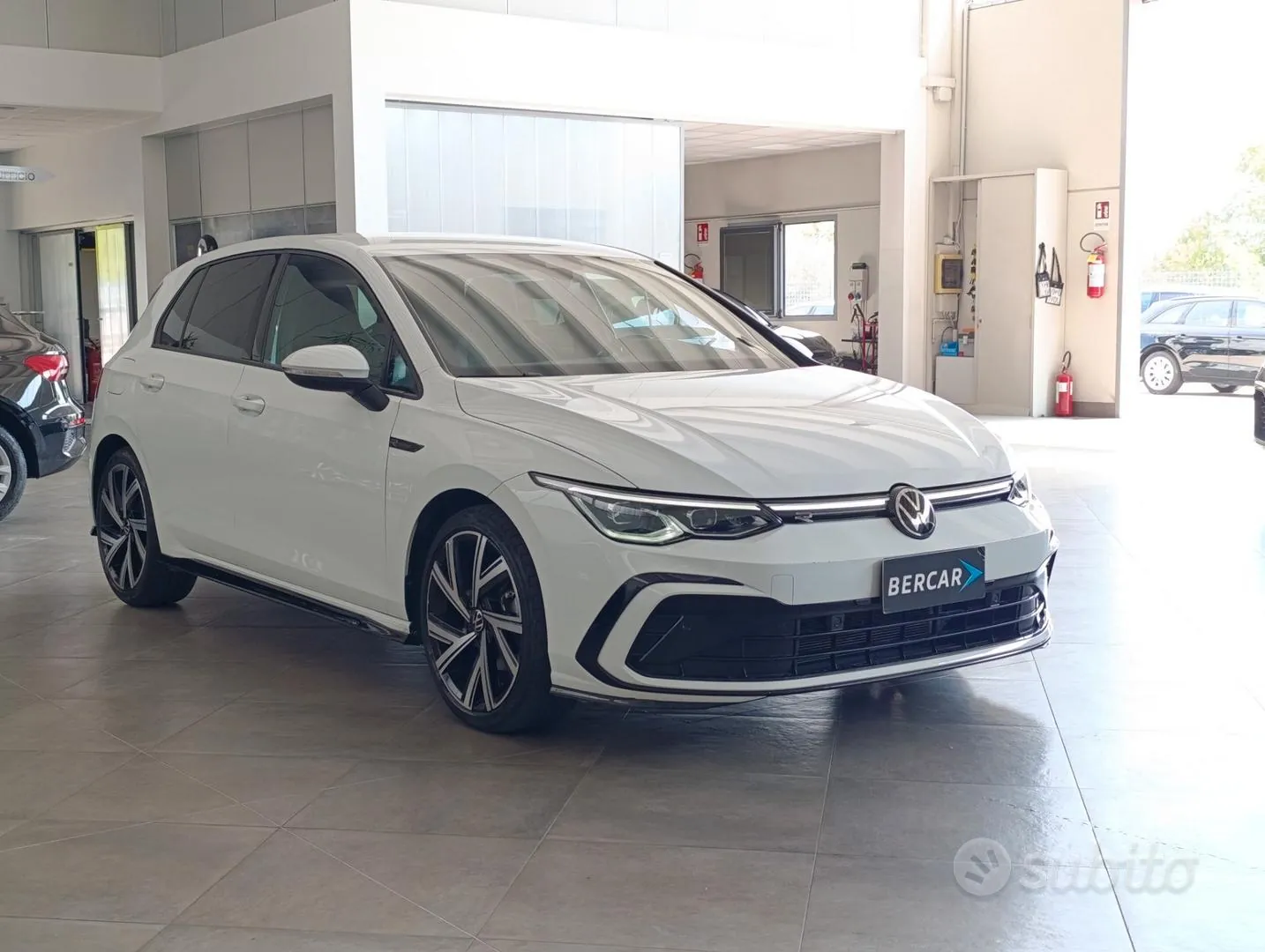 Volkswagen Golf 2024 photo 3