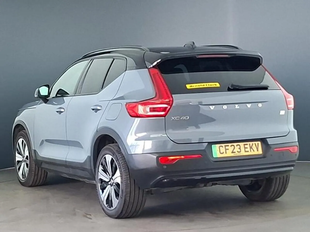 Volvo Xc40 2023 photo 2