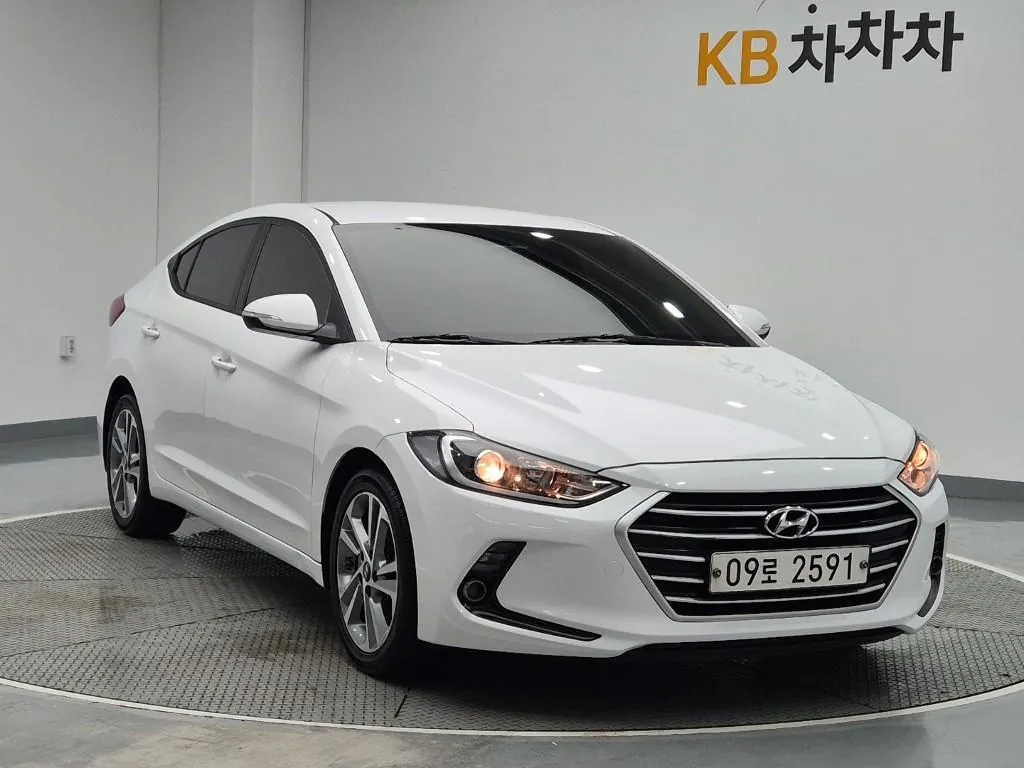Hyundai Avante 2018 photo 4