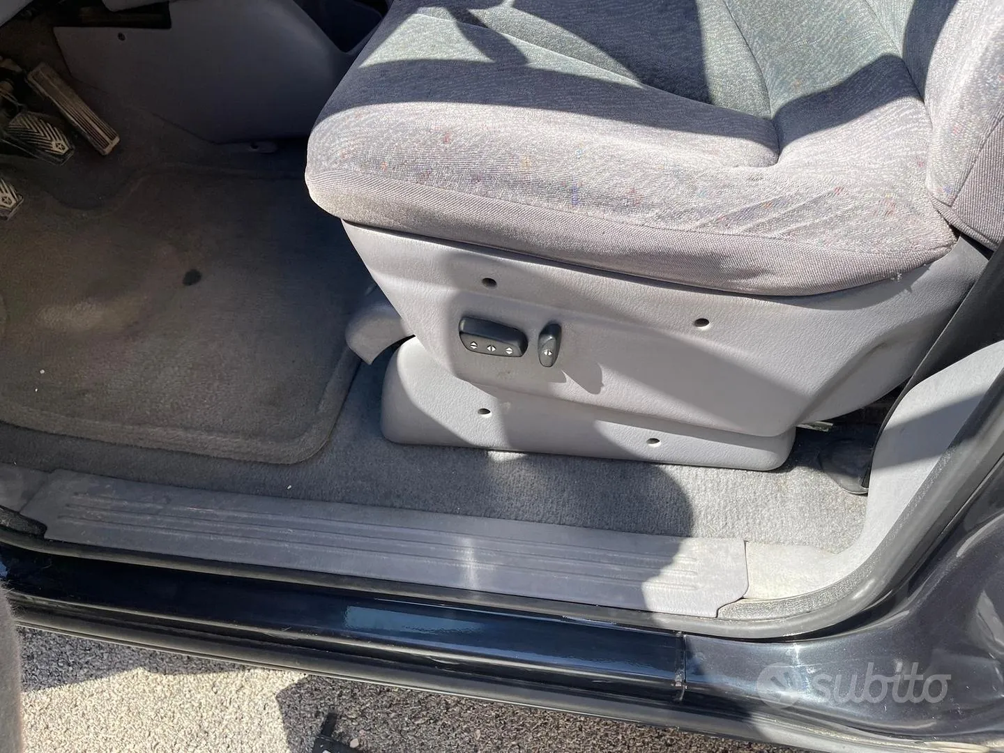 Chrysler Voyager 2000 photo 4
