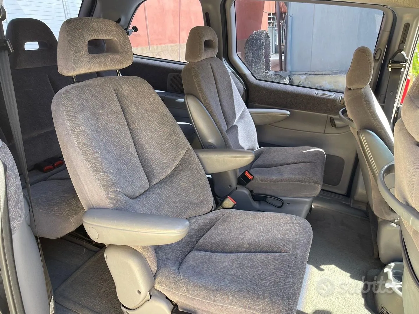 Chrysler Voyager 2000 photo 2