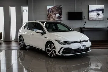 Volkswagen Golf 2022 photo 2