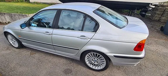 BMW 330I