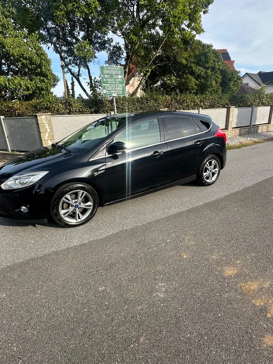 Ford Focus 2011 photo 3
