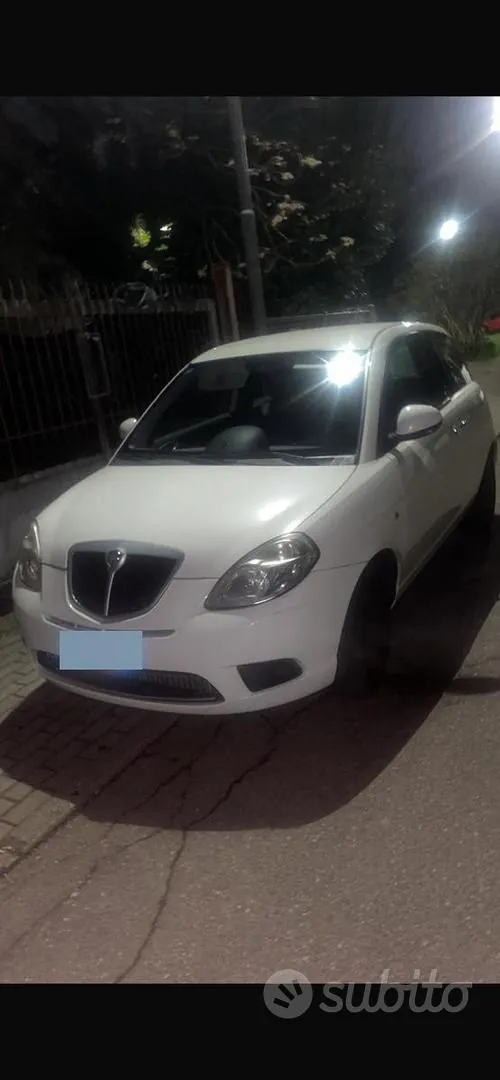 Lancia Ypsilon