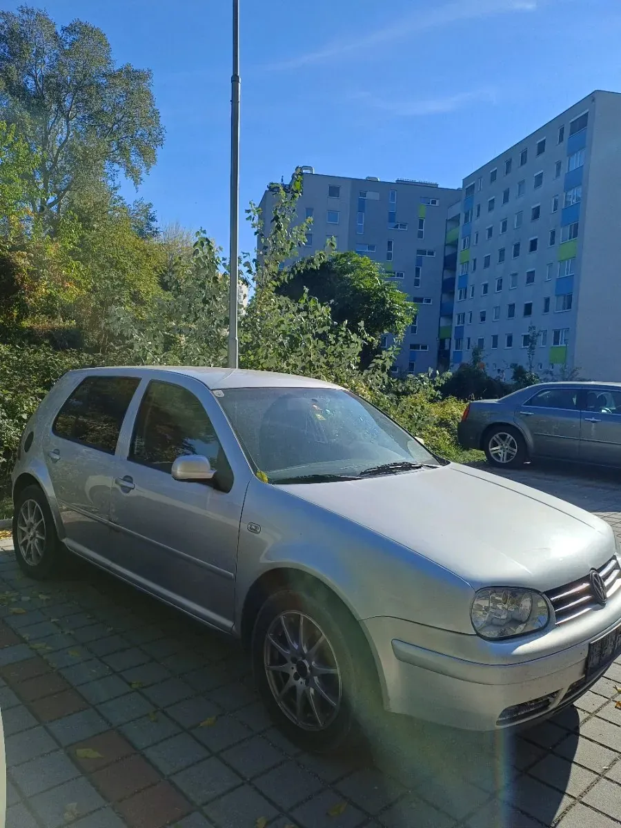 Volkswagen Golf 2002 photo 2