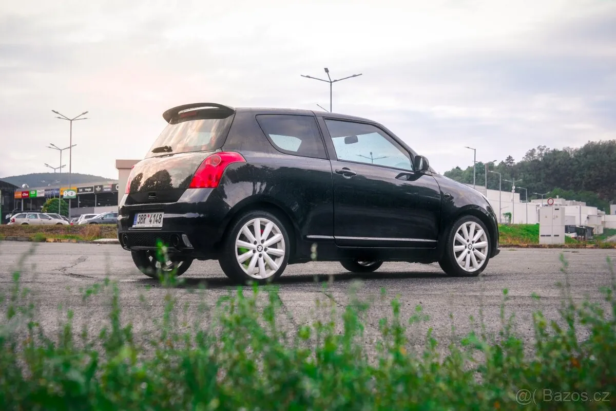 Suzuki Swift 2009 photo 3