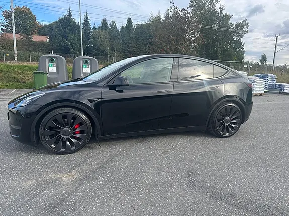Tesla Model Y 2023 photo 2