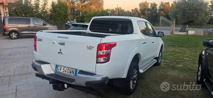 Mitsubishi L200 2018 photo 3