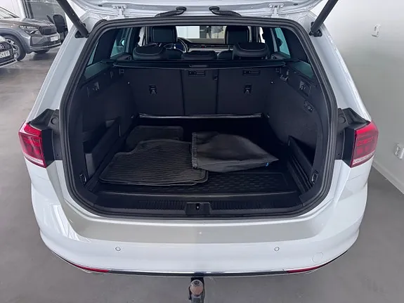 Volkswagen Passat 2023 photo 5