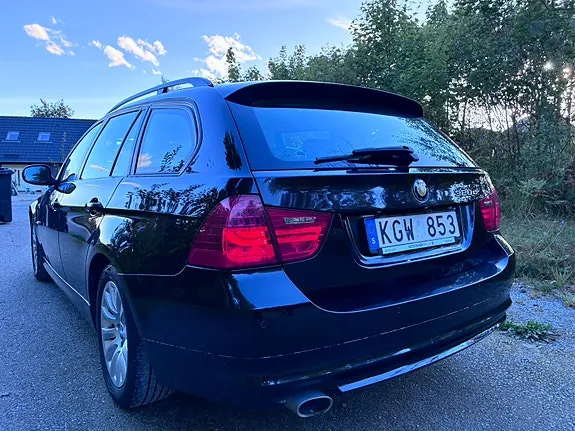 BMW 320D 2009 photo 3