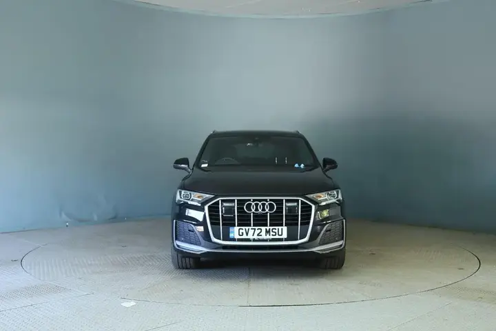 Audi Q7 2022 photo 2