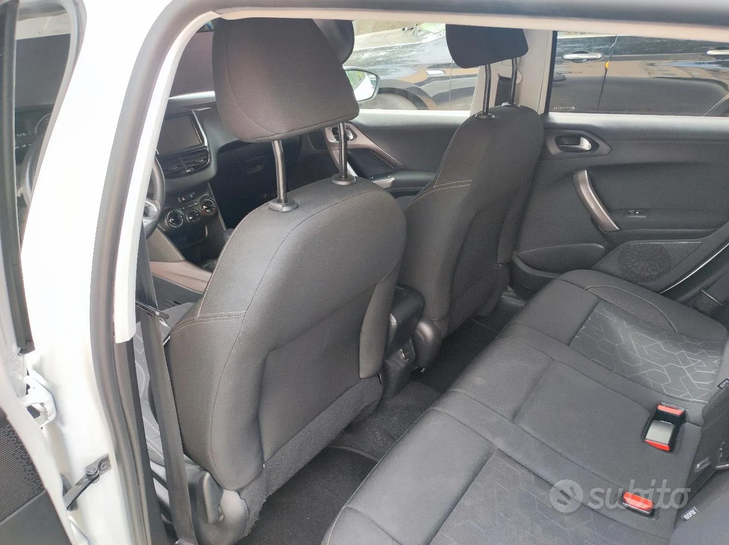 Peugeot 2008 2015 photo 5