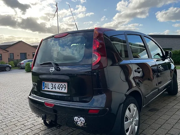 Nissan Note 2014 photo 4