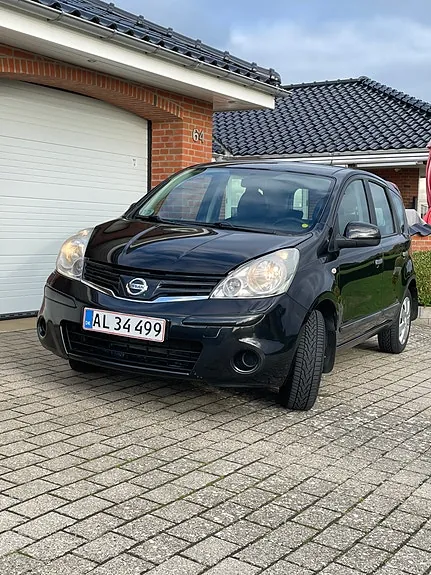 Nissan Note 2014 photo 2