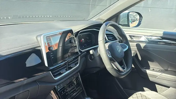 Volkswagen T-Roc 2025 photo 2