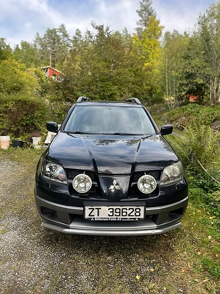 Mitsubishi Outlander 2004 photo 2