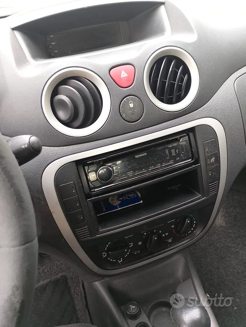 Citroen C3 2008 photo 4