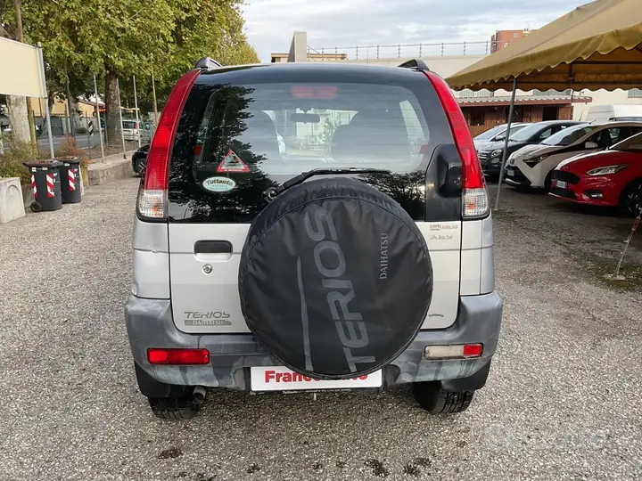 Daihatsu Terios 2004 photo 5