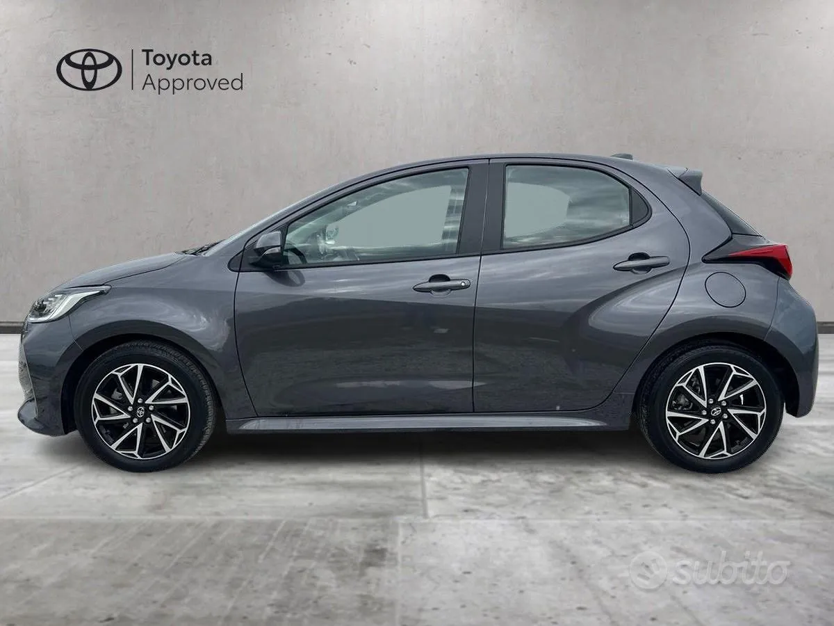 Toyota Yaris 2023 photo 3