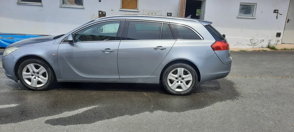 Opel Insignia 2010 photo 2