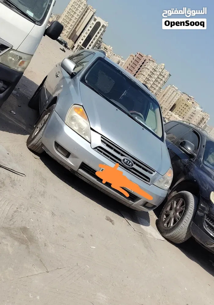 Kia Carnival 2010 photo 2