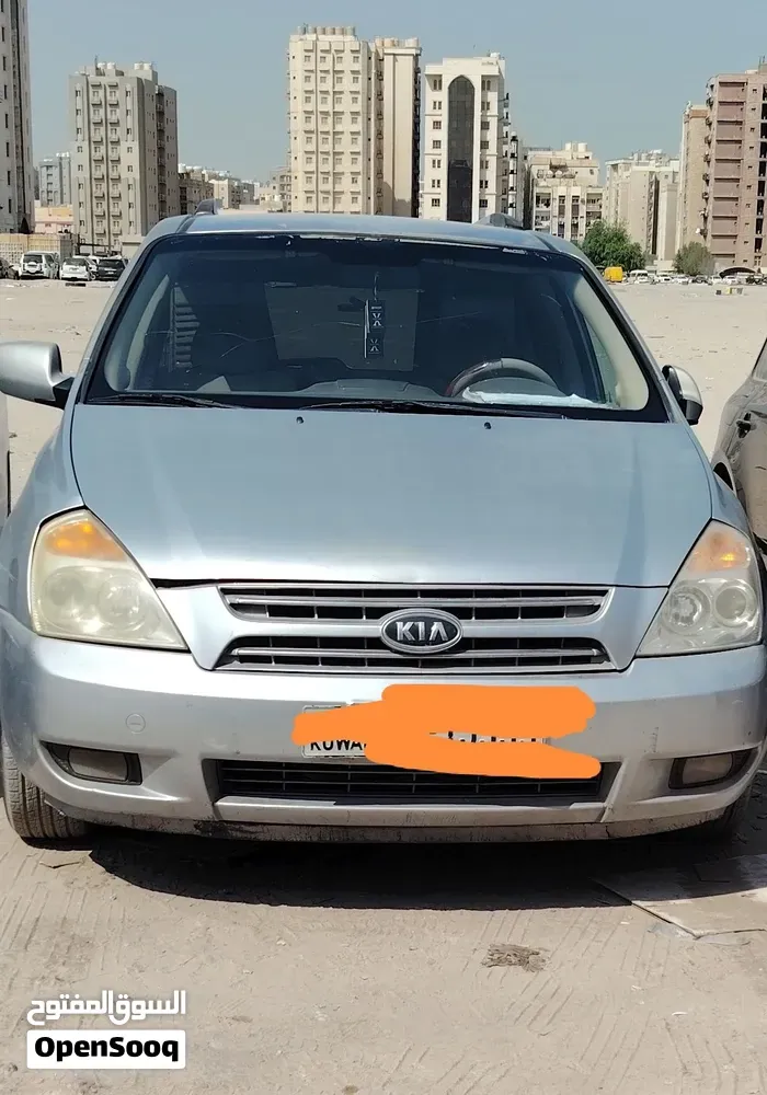 Kia Carnival 2010 photo 3