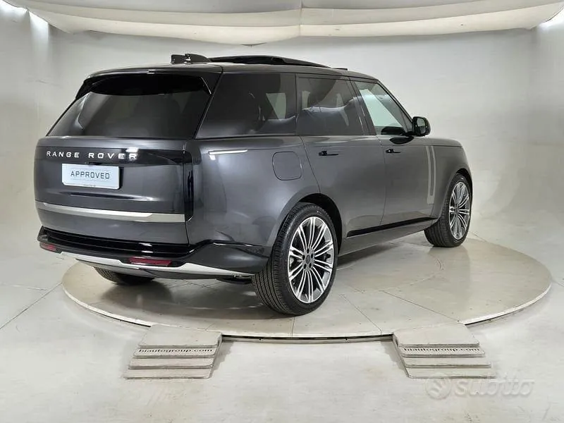 Land Rover Range Rover 2026 photo 2
