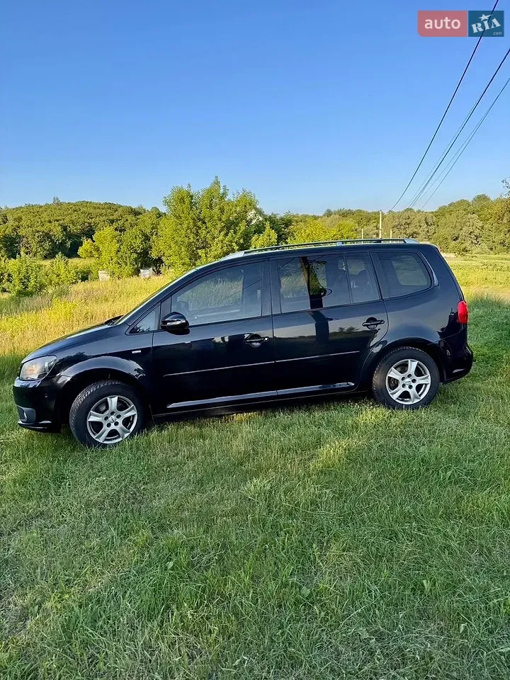 Volkswagen Touran 2013 photo 3