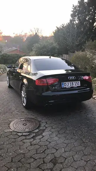 Audi A4 2012 photo 2