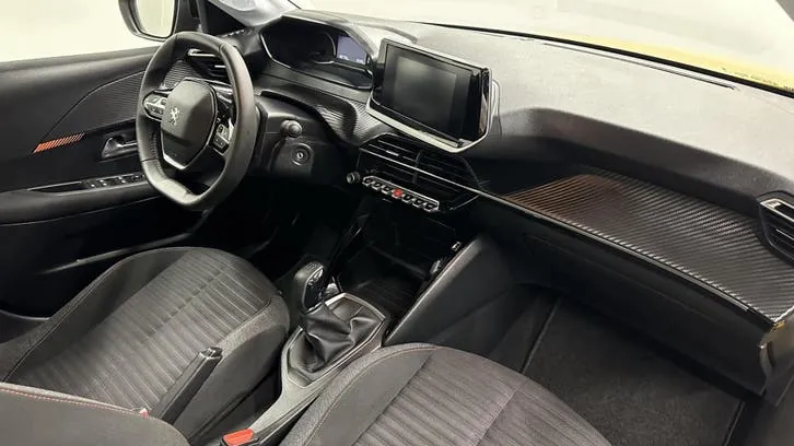 Peugeot 208 2023 photo 3