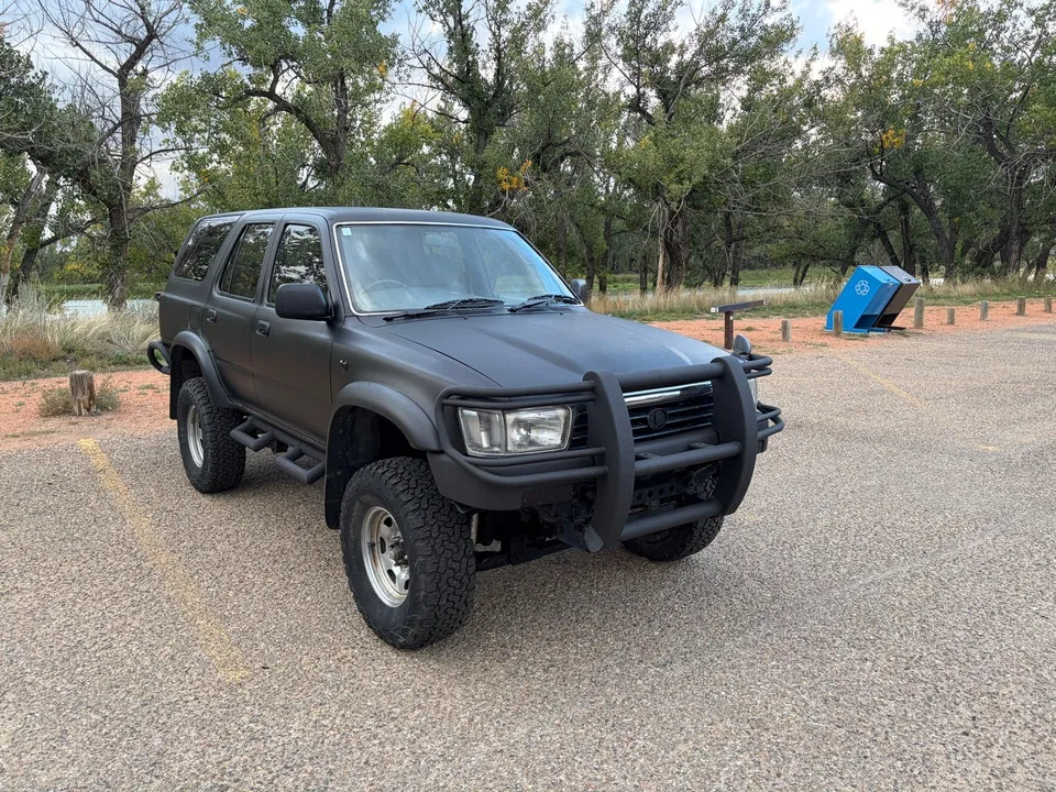 Toyota Hilux Surf 1992 photo 3