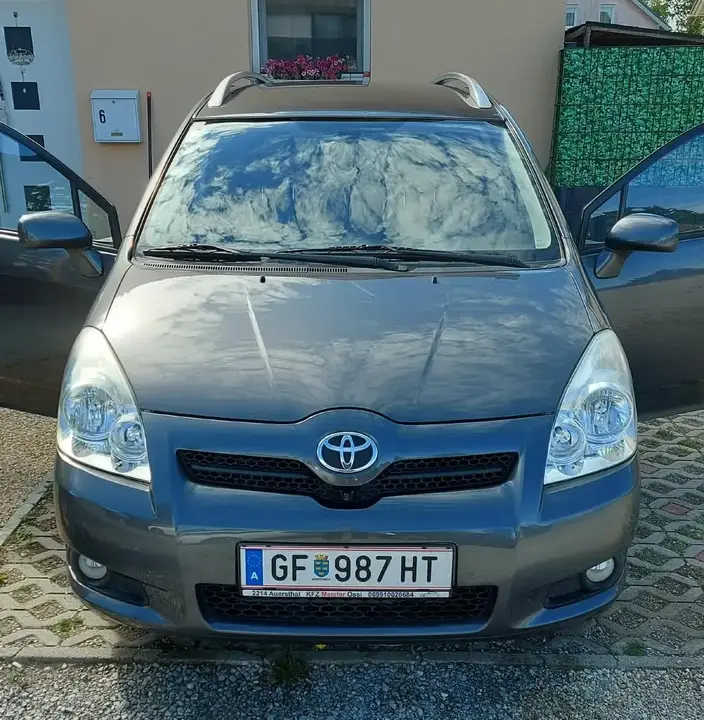Toyota Corolla Verso 2008 photo 2