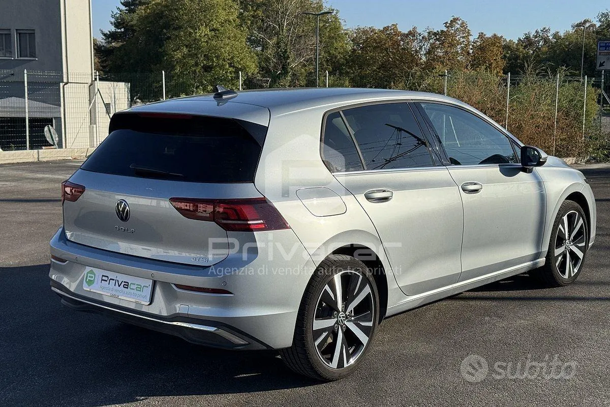 Volkswagen Golf 2025 photo 5