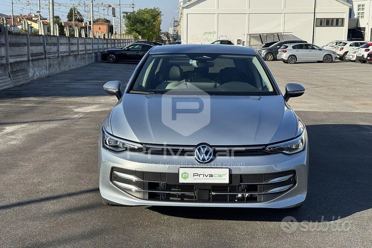 Volkswagen Golf 2025 photo 2