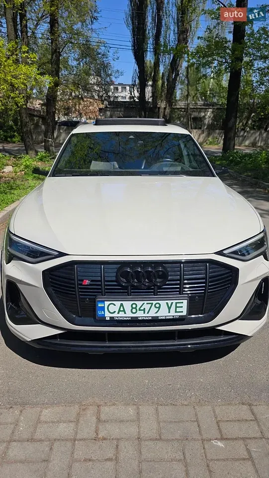 Audi E-Tron S