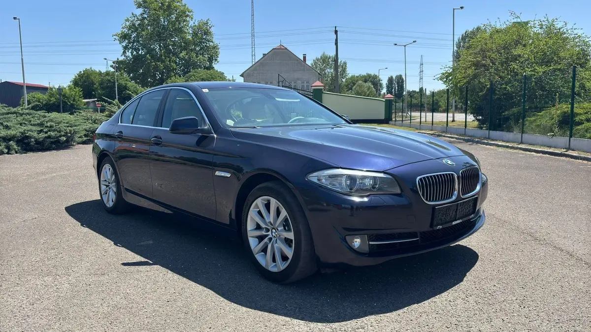 BMW 5 Series 2012 photo 3