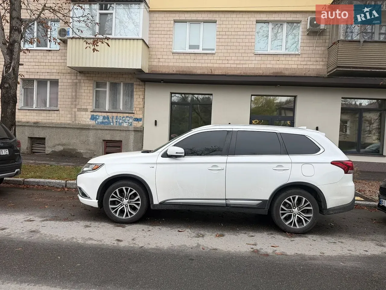Mitsubishi Outlander 2017 photo 2