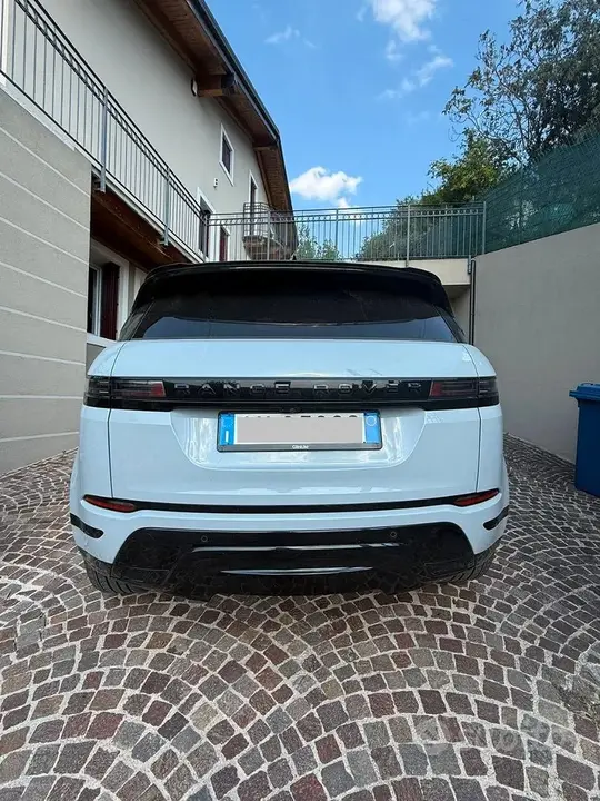 Land Rover Evoque 2024 photo 2