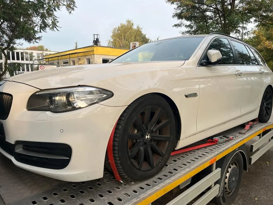 BMW 520I